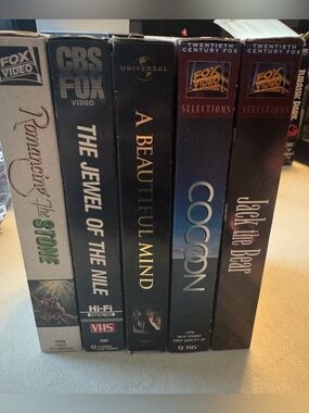 VHS Movie Collection - Romancing the Stone, The Jewel of the Nile - Lot of 5